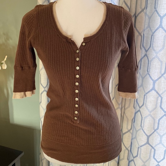 Maurice’s size large short sleeve top. - Picture 1 of 7